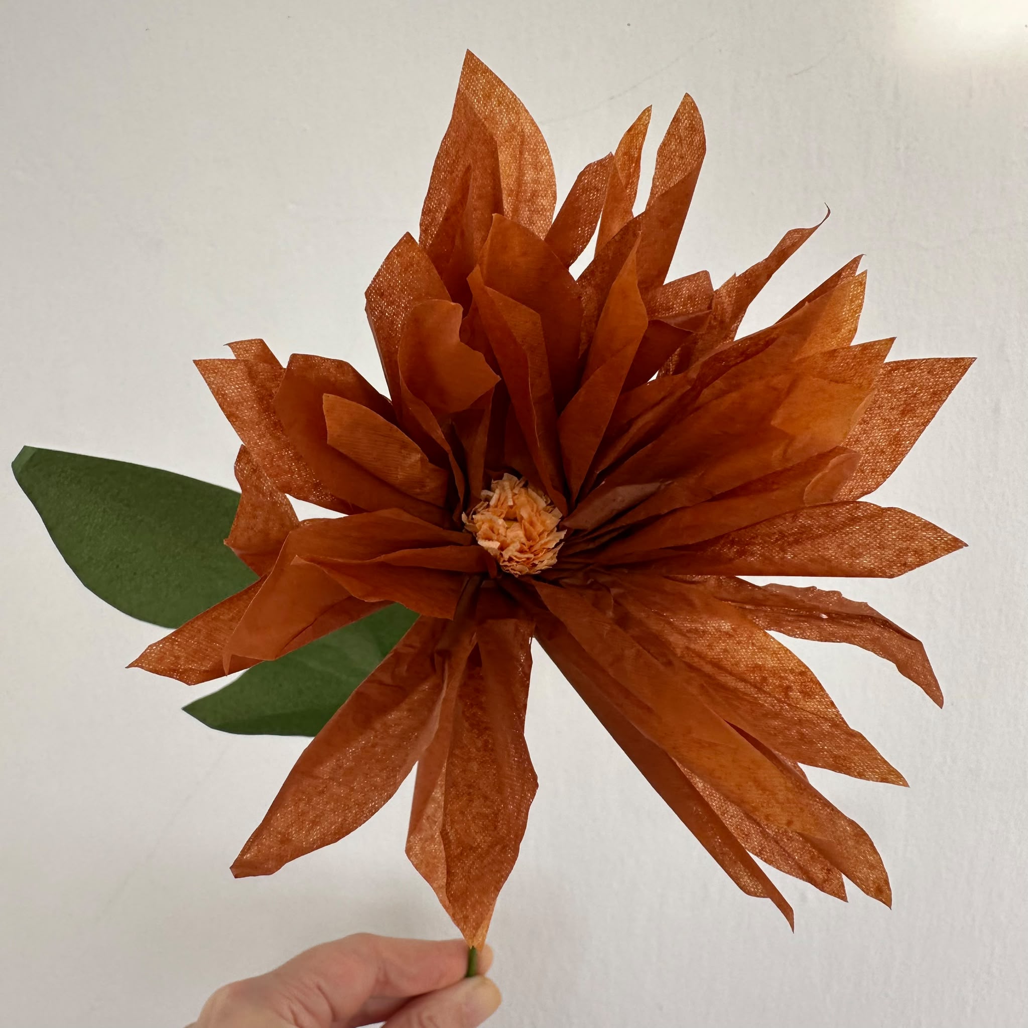 Toprak Dahlia – El Yapımı Kağıt Çiçek